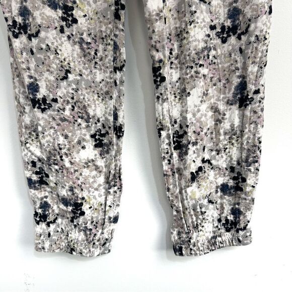 Aritzia Talula Los Feliz Floral Print Joggers Sz Medium - Picture 7 of 13